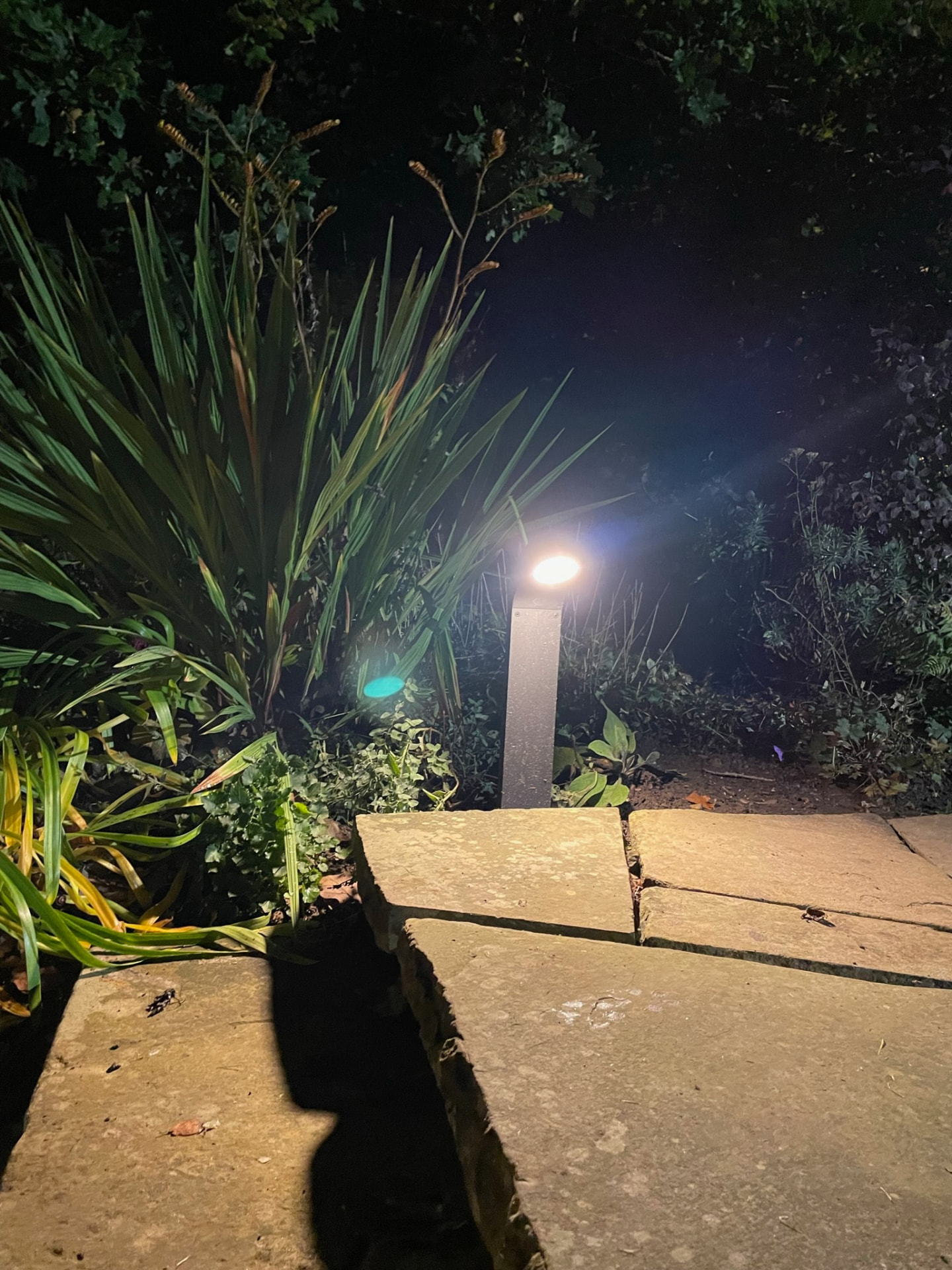 Garden bollard lighting